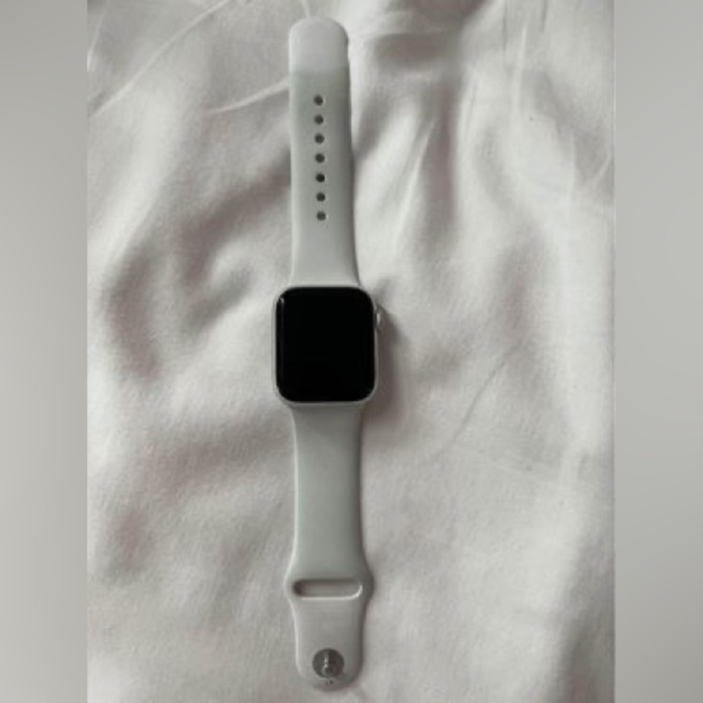 Apple Watch series SE.